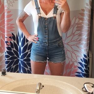 American Eagle Women’s Short Overalls